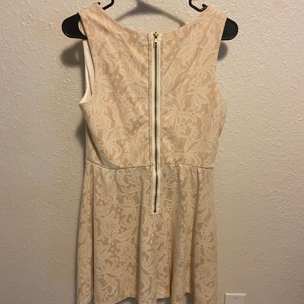 Dress - Picture 2 of 3